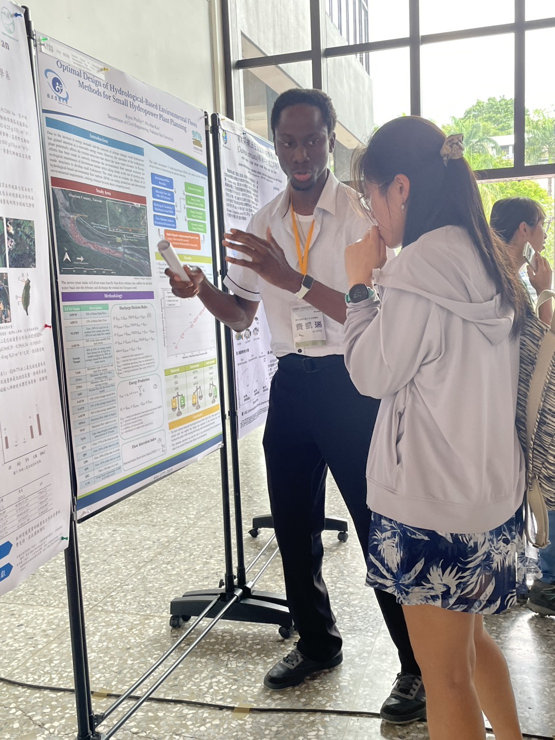 費凱瑞同學與現場參與者討論論文內容